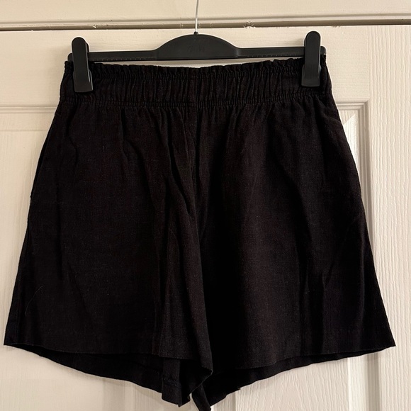 H&M Black Linen Button-Up Shirt, Pants and Shorts Set - Picture 2 of 8